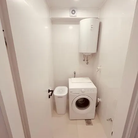 Apartment Ecru
